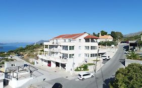 Apartments Villa Dadić